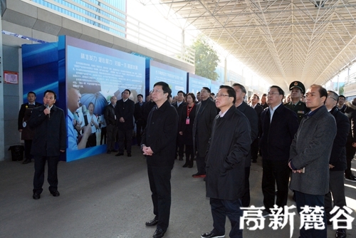 1.4 12月18日,省委常委、市委书记胡衡华带队在长沙高新区观摩项目。袁路华 摄.JPG