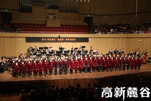 4、活动邀请了可爱的小学生前来助阵。陈丹妮 摄.JPG